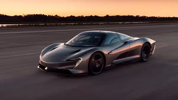 รถยนต์ McLaren Speedtail