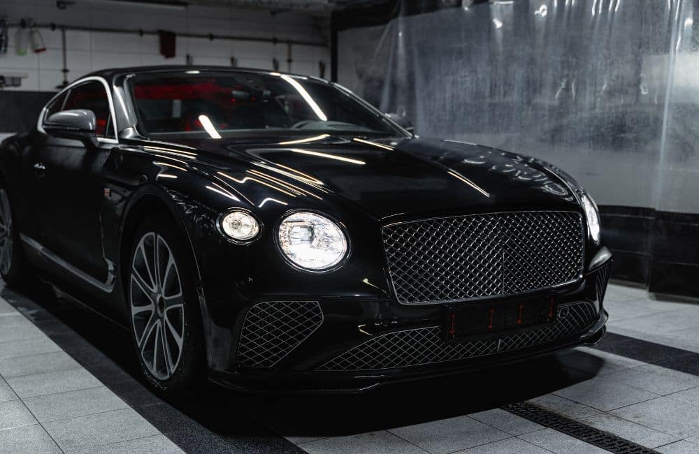 Bentley รถหรูผู้ดีอังกฤษ งานทำมือสุดประณีต สมรรถนะทรงพลัง