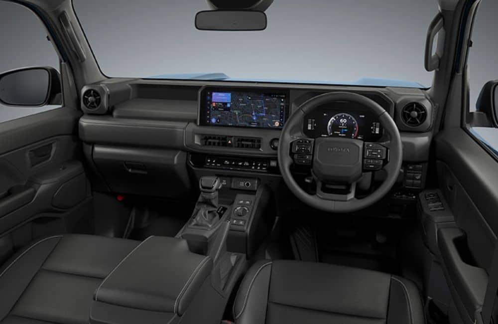 ภายในห้องโดยสาร Toyota Land Cruiser FJ